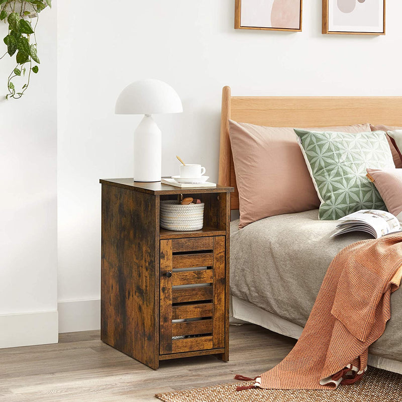 Nachtkastje – met vintage bruine deur