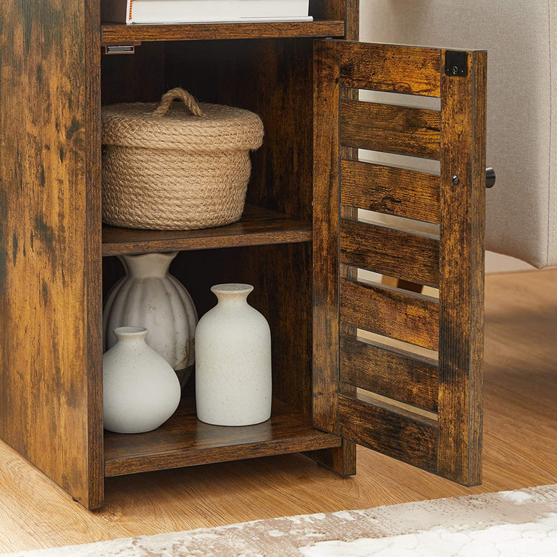 Nachtkastje – met vintage bruine deur